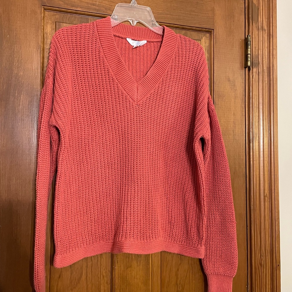 Time and Tru Coralโ V-Neck Sweater, Size Large